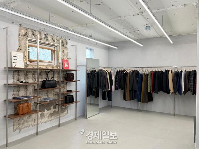 던스트 성수 서울 플래그십 3층 내부 사진정보운 기자