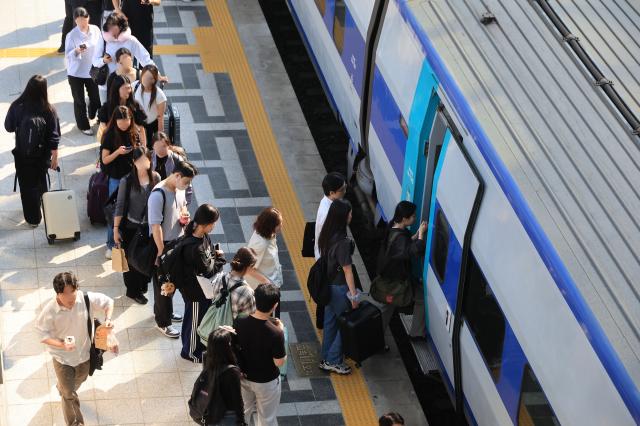 Chuseok travel rush begins as holiday nears