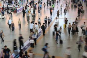 Chip boom, job squeeze redraw Koreas Chuseok migration