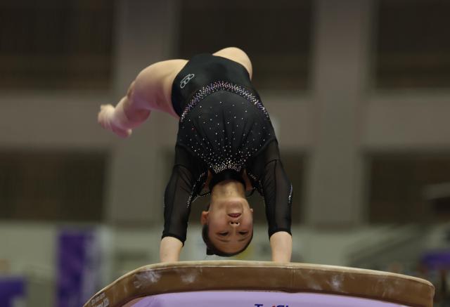 Yeo Seo-jeong gana el oro en salto de potro femenino; An Chang-ok de Corea del Norte obtiene la plata en los Juegos Asiáticos de Aichi-Nagoya