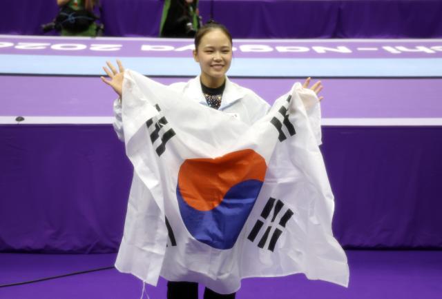 Yeo Seo-jeong gana el oro en salto femenino ocho años después; comparte el podio con su padre Yeo Hong-chul en los Juegos Asiáticos de Aichi-Nagoya