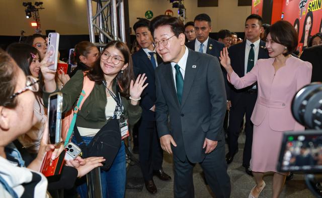 El presidente Lee escucha preocupaciones sobre aranceles en K-expo: Amoré reporta aumento del 10%