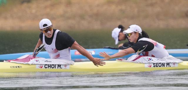 Piragüismo de Corea del Sur: medalla de plata en kayak mixto de 2 personas 500m en Aichi-Nagoya