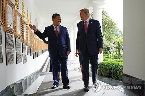 Lãnh đạo Mỹ và Trung Quốc cùng tham quan Nhà Trắng

Ảnh APYonhap