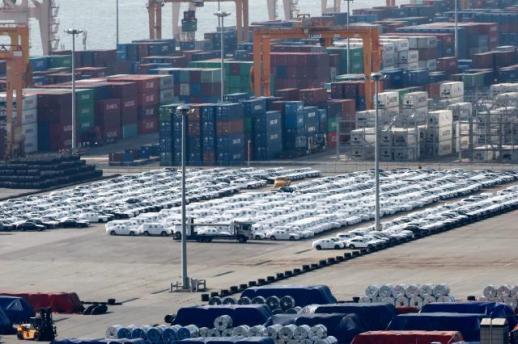 Koreas factory sentiment improves, profit outlook lags: KCCI