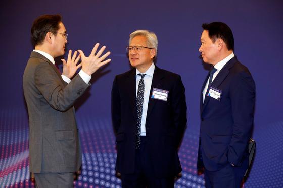 تحالف ثلاثي في شرائح الذكاء الاصطناعي: يي جاي-يونغ وتشوي تاي-وون وجينسن هوانغ يجتمعون في نيويورك