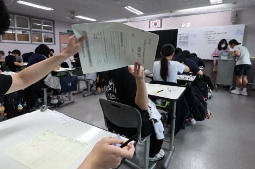 La migración a humanidades se materializa en el examen de prueba de septiembre: caída drástica en ciencias naturales y reconfiguración de la admisión universitaria