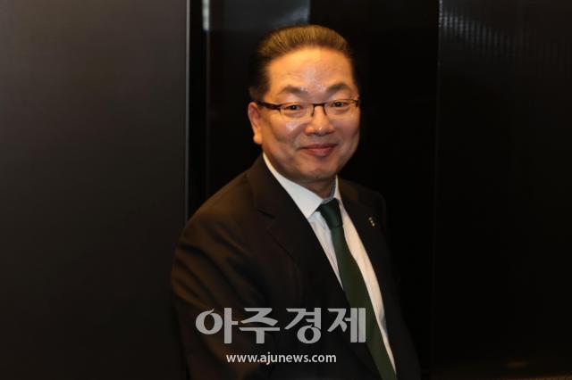 [Foto] Lee Ho-sung, presidente de Hana Bank, asiste a la junta ordinaria de la Asociación de Bancos