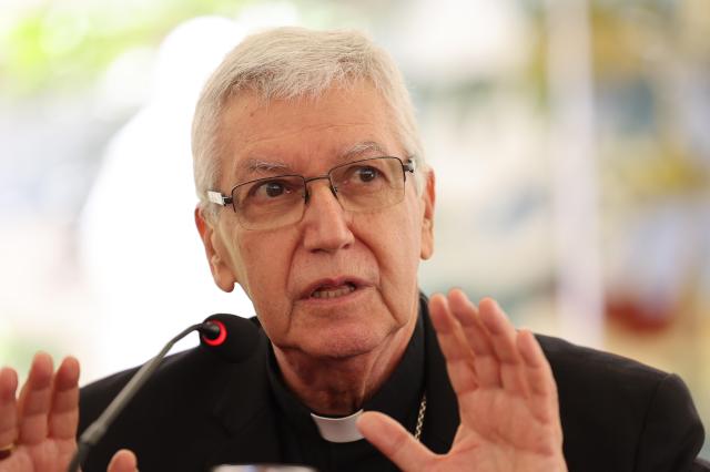 El Papa expresa preocupación por los riesgos de la IA y rechaza que sea fake news; insta a discusión seria