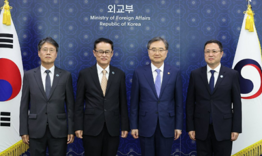 신임 한중일 협력사무국 사무총장단 첫 방한...조현 외교부 장관과 접견