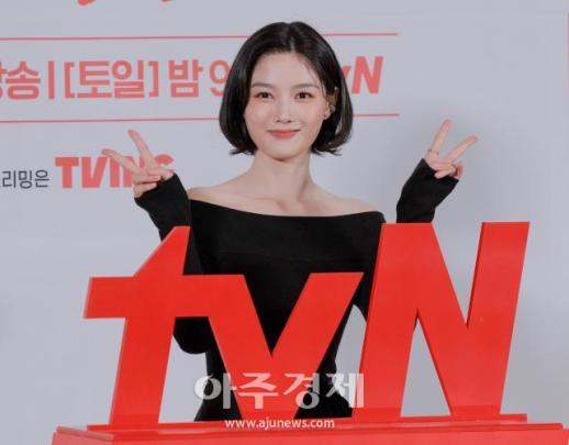 [포토] 포즈 취하는 김유정 (100일의 거짓말)
