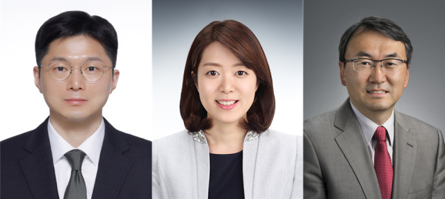 From left Kookmin University professor Ko Tae-woo Chung-Ang University professor Lee Jee-hee and Texas AM University professor David Jeong Courtesy of Kookmin University