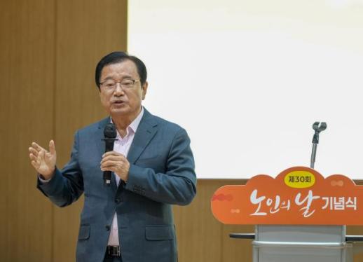 이현재 하남시장 어르신 편안한 노후 지원할 것...노인복지 정책 지속 확대