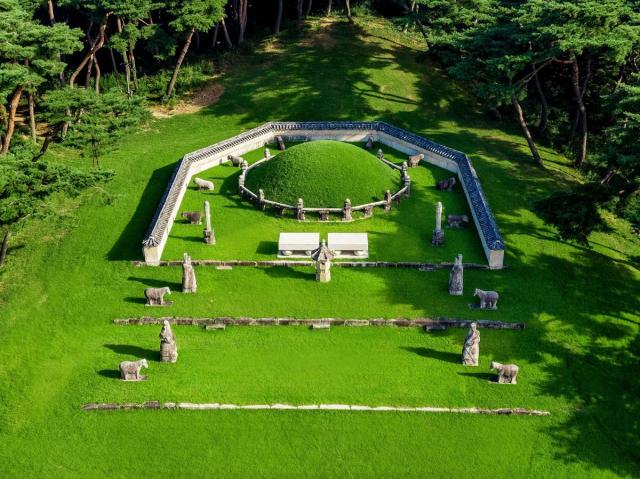 Toàn cảnh khu lăng mộ vua Sejong tại lăng Yeongneung ở Yeoju
Ảnh Cục Di sản Quốc gia Hàn Quốc cung cấp
