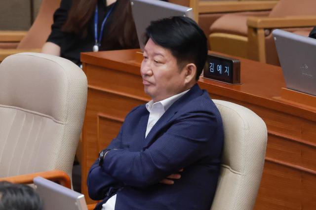 Kwon Young-jin ve reduce su suspensión de afiliación de 18 meses a 12 meses: «Disculpas por las molestias causadas»
