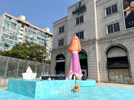 [현장] 명품 옆에 예술, 다음은 재건축…갤러리아, 압구정 명품관 새 얼굴 준비