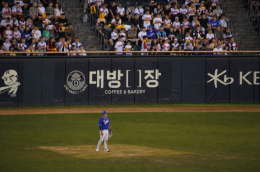 Daebang Jang expande presencia en cinco estadios de la KBO con promoción de marca de café y panadería