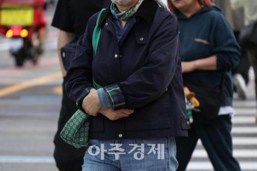 [광화문 갤러리] 부쩍 쌀쌀해진 가을 아침 출근길