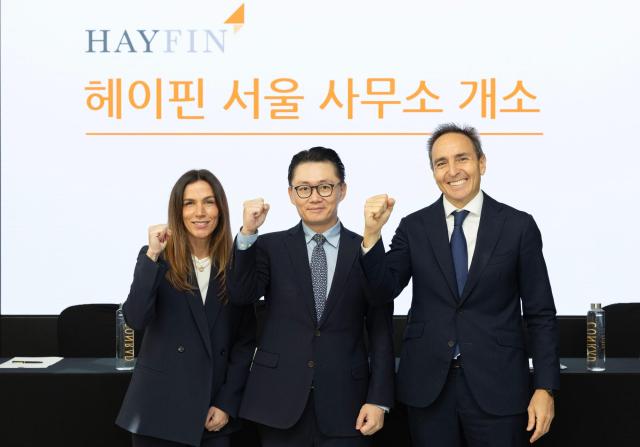  1일 콘래드 서울에서 헤이핀캐피탈매니지먼트가 한국 진출 기자간담회를 열었다 왼쪽부터 고객 커버리지 공동총괄_리사 립스키Risa Lipsky 파트너 솔루션 부문 디렉터_최시진 포트폴리오 운용 총괄_카를로스 플라Carlos Pla사진헤이핀캐피탈매니지먼트