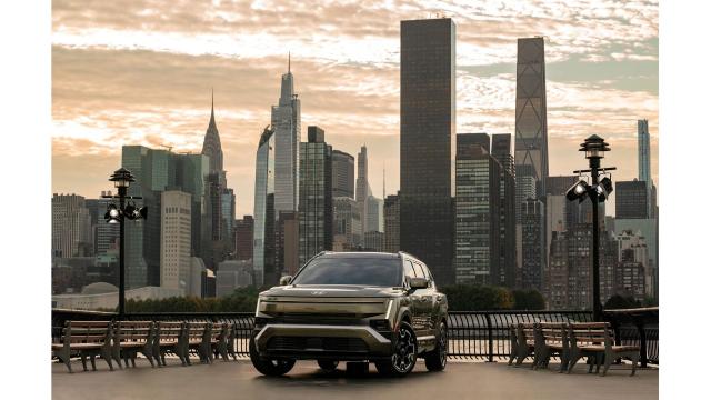 The all new Hyundai Tucson is displayed against the Manhattan skyline during its world premiere in New York Courtesy of Hyundai Motor Group