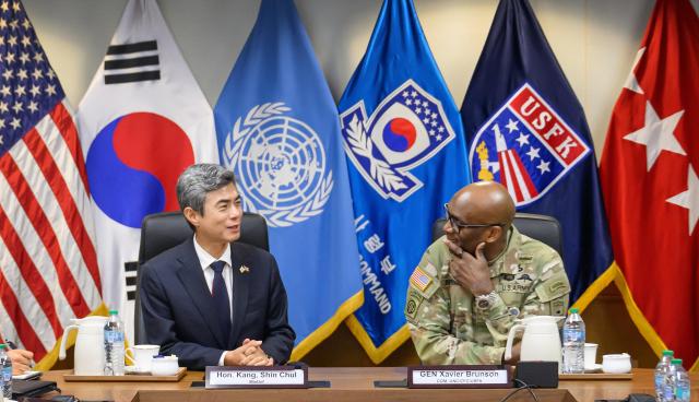 Kang Shin-chul visita el campamento Humphreys tras su toma de posesión: Establecer postura de defensa sin fisuras