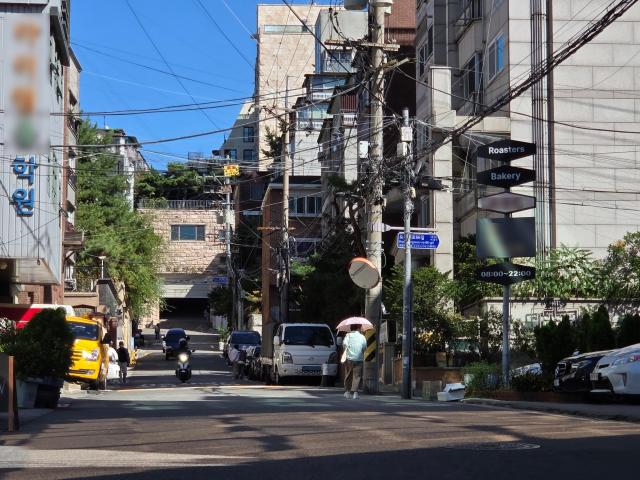 서울 용산구 효창공원앞역 북측 도심 공공주택 복합사업 후보지 일대에 빌라와 상가 등이 밀집해 있다 사진장선아 기자