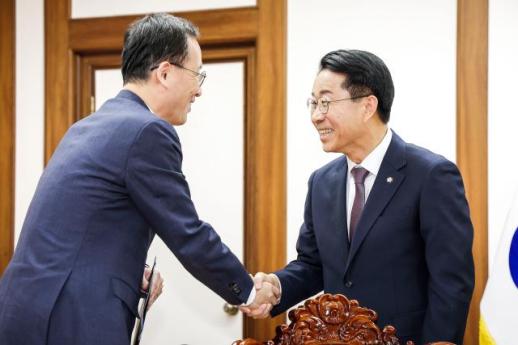 조정식, 이형일에 경제 개선 성과, 모두의 성장으로 이어져야