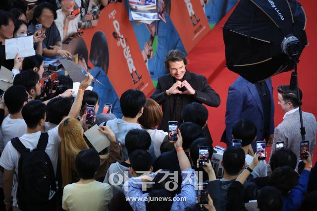 Tom Cruise expresa su amor a los fanáticos coreanos en la alfombra roja de Digger