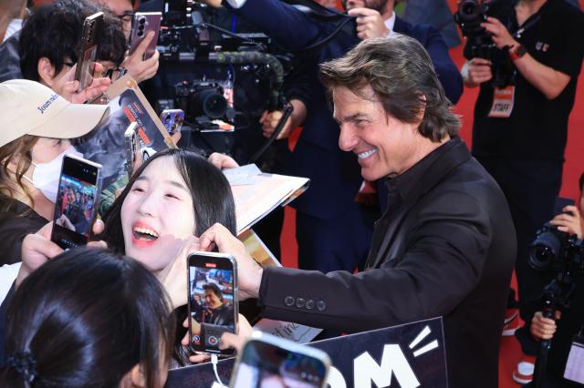 Tom Cruise attends red carpet ahead of Digger release
