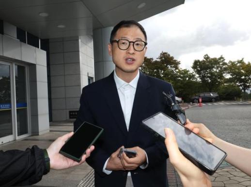 김상욱 울산시장, 경찰 첫 출석....혐의 전면 부인