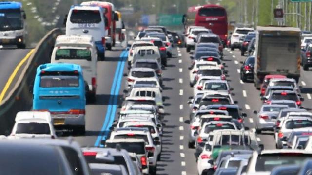 حالة المرور على الطرق السريعة: ذروة الازدحام بين الرابعة والخامسة مساءً… استغراق 5 ساعات و10 دقائق من بوسان إلى سيول