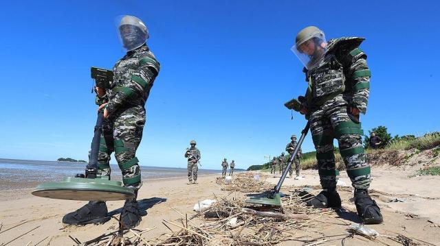 北 지뢰에 칼 빼드나…독자제재·軍 첨단전력 시연 검토