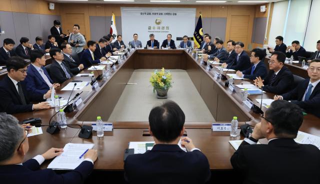 Autoridades financieras convocan de urgencia al sector de inversión en línea tras hallazgo de direcciones IP coincidentes con ataques bancarios