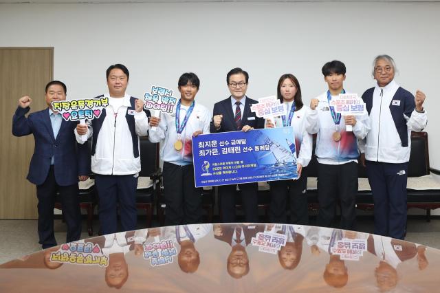 요트팀 격려