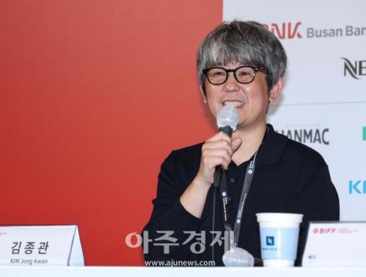 [포토] 인사말 하는 낮과 밤은 서로에게 김종관 감독