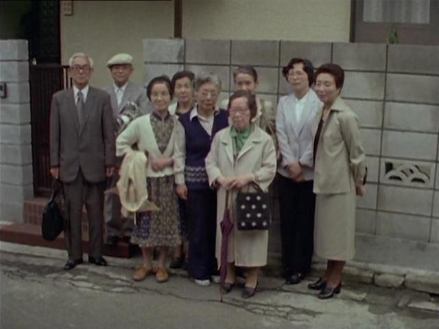 여자들의 증언-노동운동 속에서 선구적인 여성들1996의 한 장면 하네다 스미코 감독은 1982년 열린 좌담회를 촬영해 14년 뒤 작품을 완성했다사진시네마베라 시부야