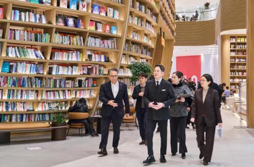 쇼핑몰에 해리포터·OTT까지…신세계, 워너브라더스 인수전 참여, 왜?