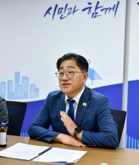 이기형 김포시장, 허가2과 신설...복합 인허가 원스톱 처리체계 구축