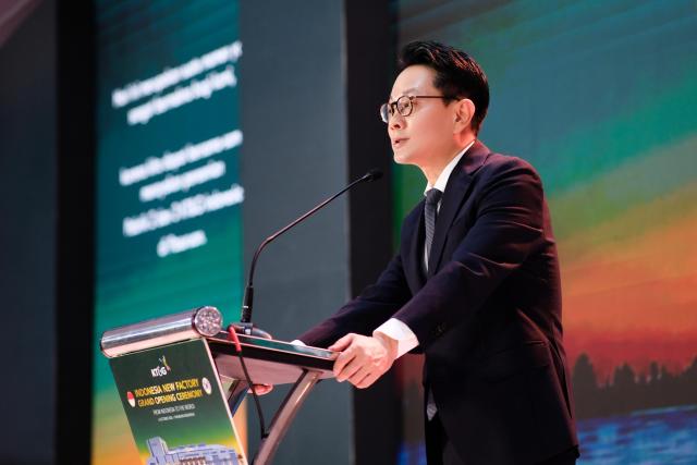 방경만 KTG 사장이 인도네시아 신공장 오프닝 기념식에서 기념사를 하고 있다 사진KTG