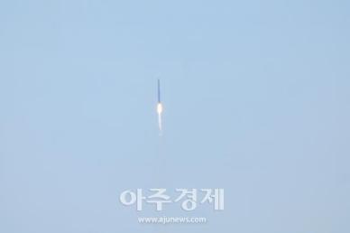 누리호, 5차 발사 종료…위성 15기 중 14기 사출