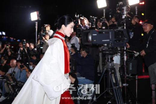 [포토] 판빙빙, 스포트라이트를 지나