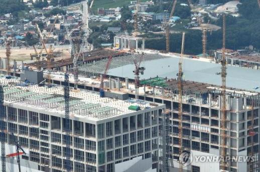 하도급 통보 줄고 규모는 커졌다… 민간발주 4분의 3은 법인
