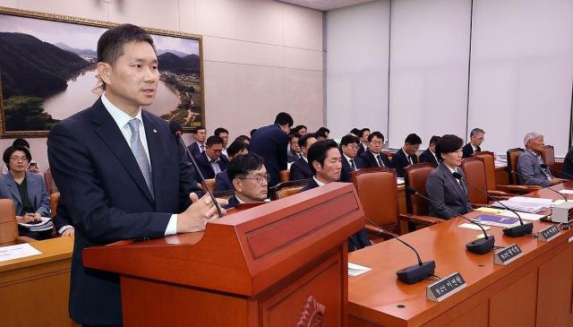 김찬호 CJ 제일제당 대표가 7일 국회에서 열린 농림축산식품해양수산위원회 국정감사에서 담합 등 부당거래행위와 관련해서 발언하고 있는 모습 사진연합뉴스