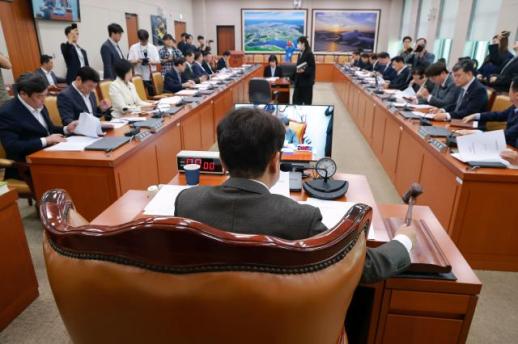 2026年国政审查：高速公路坑洞赔偿率从93.9%降至64.7%，道路公社称将推动制度改善