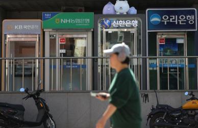AI가 금융권 보안 사각지대 파고들었다…핵심 시스템 밖에서 뚫린 방어망