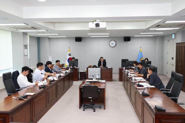 포항시의회 포항시시설관리공단 이사장 인사청문특별위원회 회의 장면 사진포항시의회