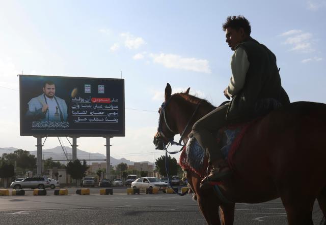 إغلاق المجال الجوي السعودي بسبب الهجمات يلحق ضررًا مزدوجًا بالسياحة والرياضة