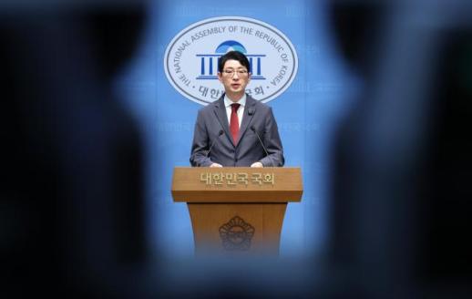 민주당, 대통령 고발한 주진우 의원에 명예훼손·무고죄로 맞고발