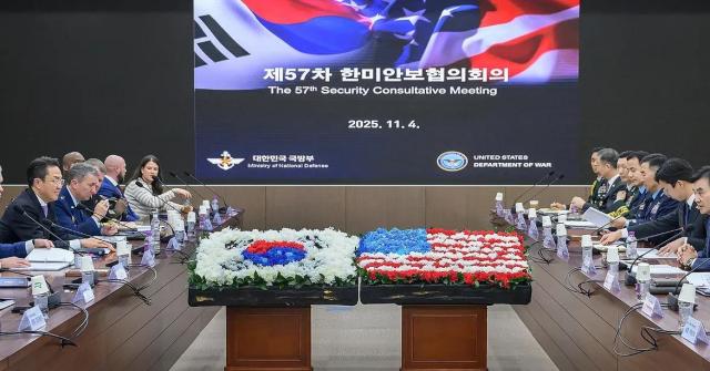그럼 현재 직함과 혼동되지 않도록 then-Defense Minister로 쓰는 게 가장 정확합니다

Then-South Korean Defense Minister Ahn Gyu-back and US Secretary of War Pete Hegseth attend the 57th Security Consultative Meeting in Seoul on Nov 4 2025 Courtesy of South Koreas Ministry of National Defense