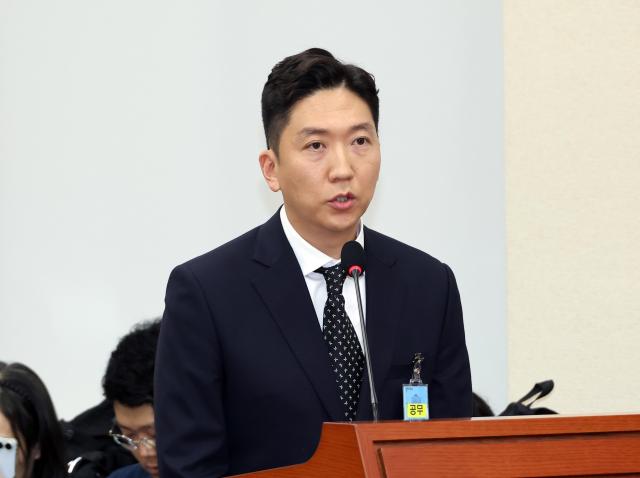 최재호 토스플레이스 대표가 12일 국회에서 열린 정무위원회 국정감사에서 위원 질의에 답하고 있다 사진연합뉴스